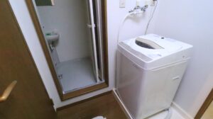洗濯機置き場がカビだらけに！自分で除去できる？！対策方法を専門家が解説