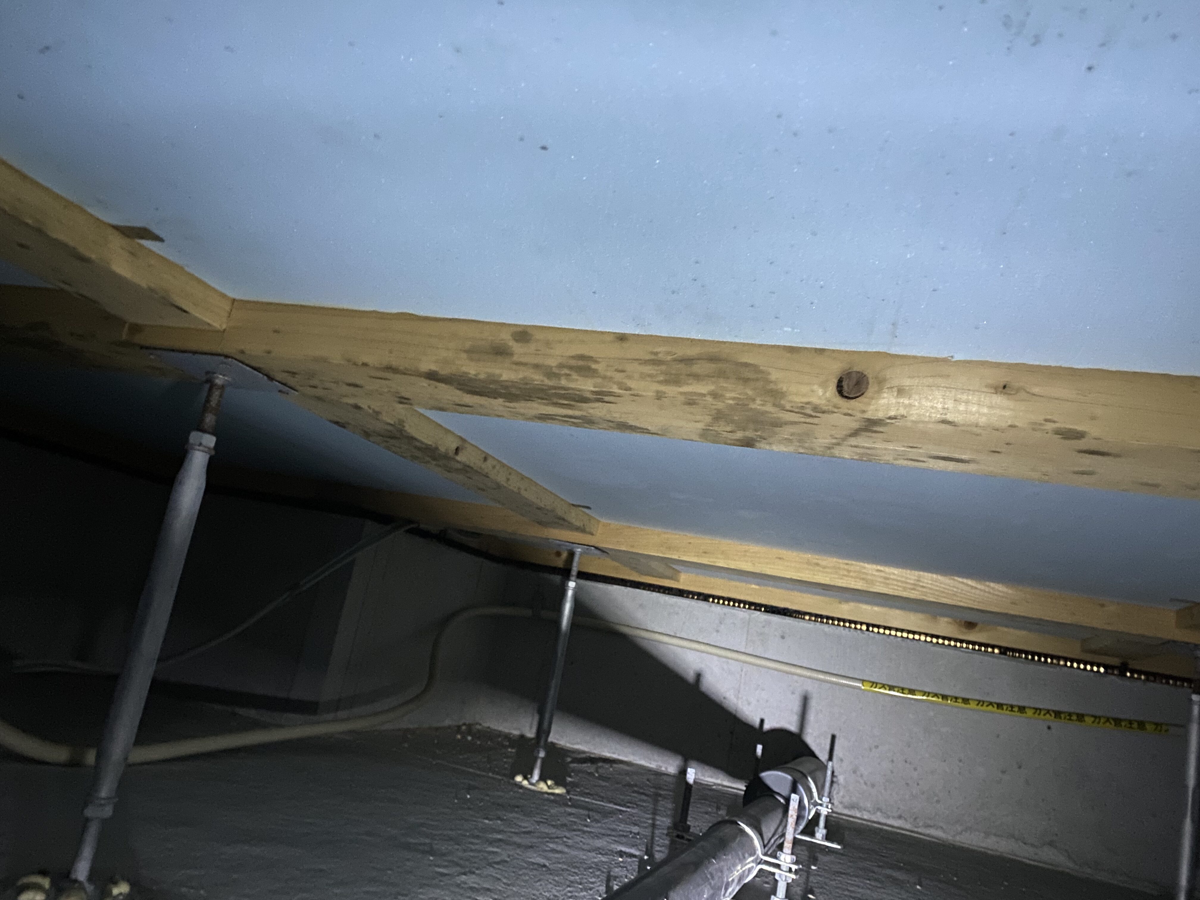 漏水が発生したら床下にご注意！の施工前の状態