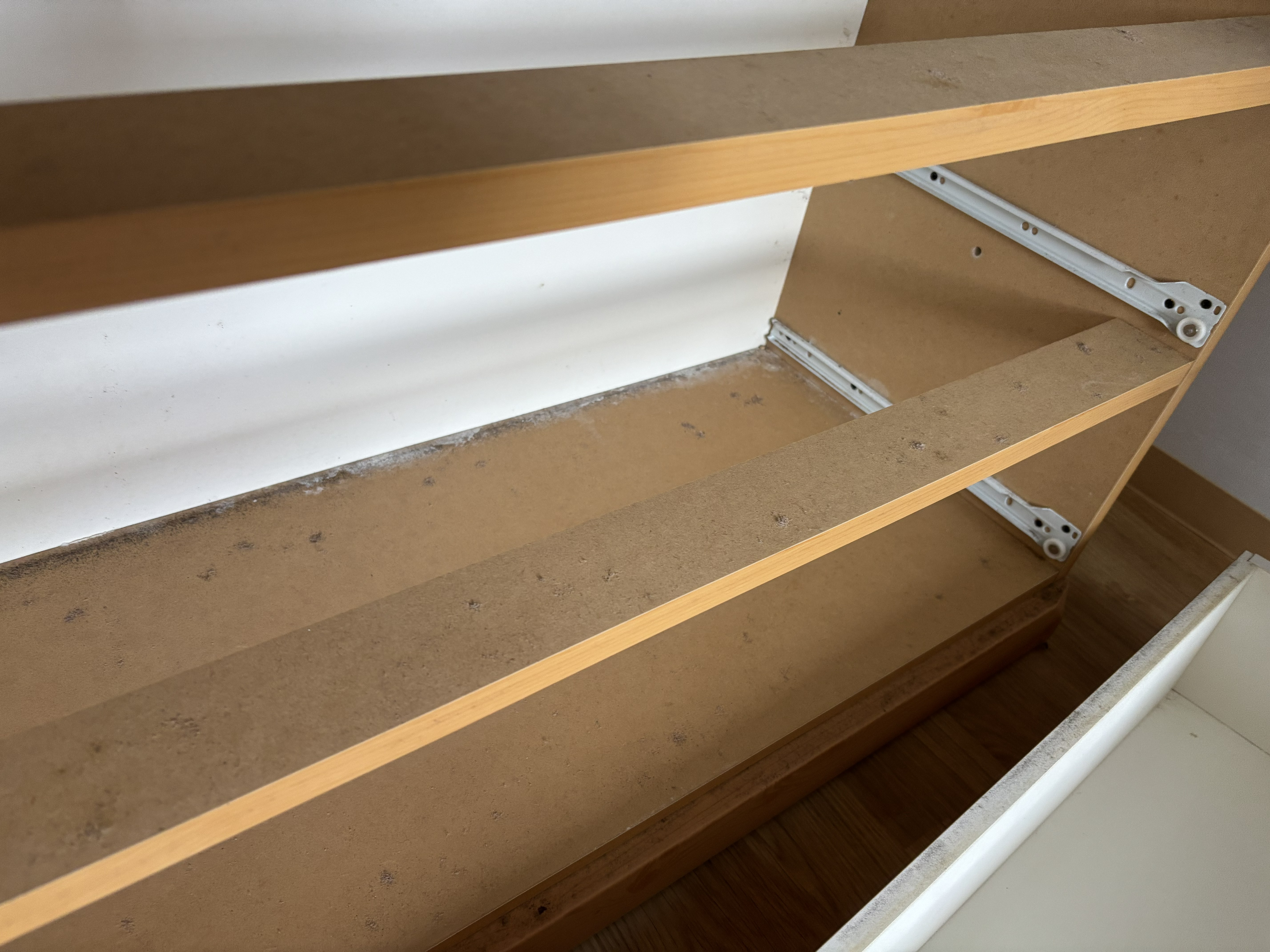 老人ホーム個室のカビ除去・防カビ施工の施工前の状態