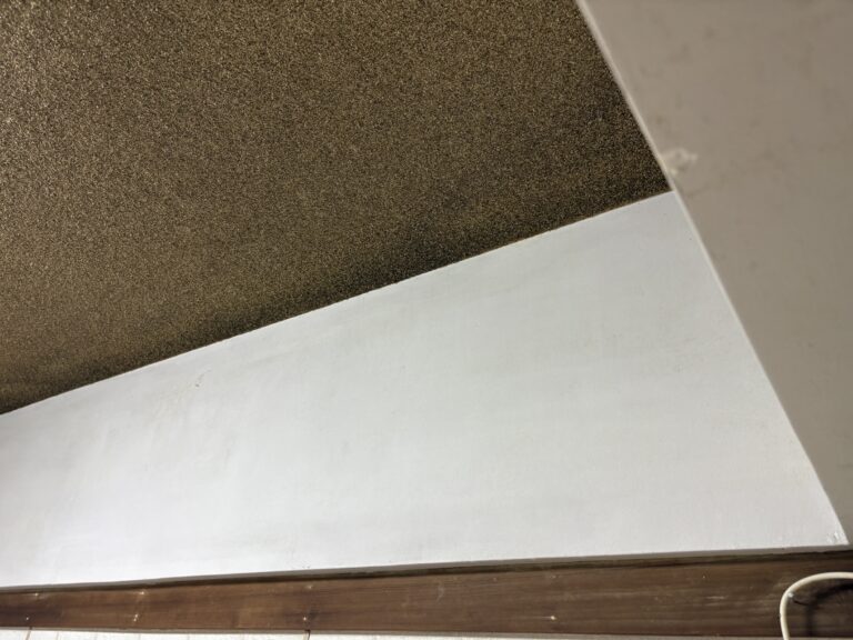 コンクリート壁の黒カビは結露に注意！｜施工後
