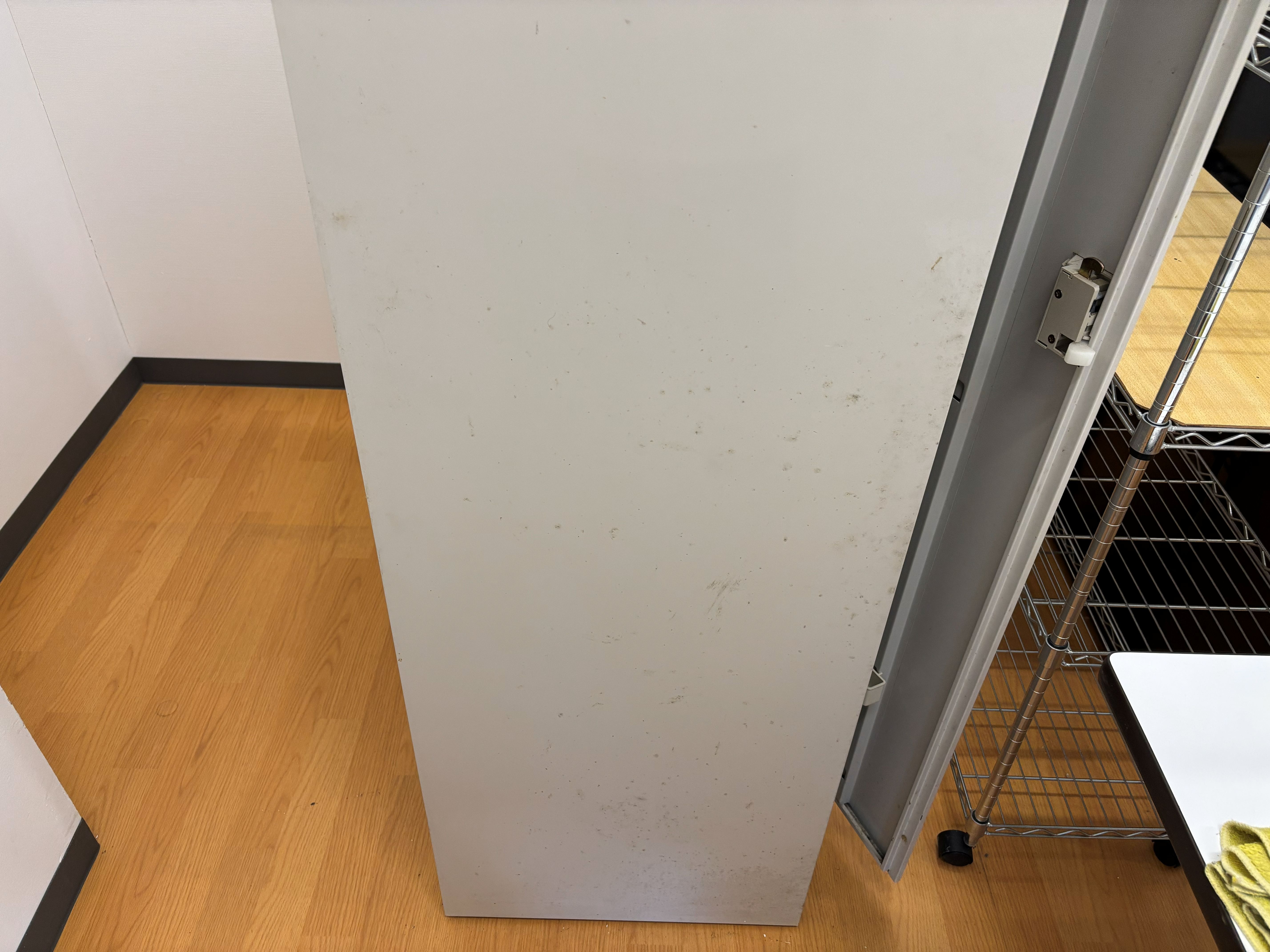 大学保健室のカビ問題を解決の施工前の状態